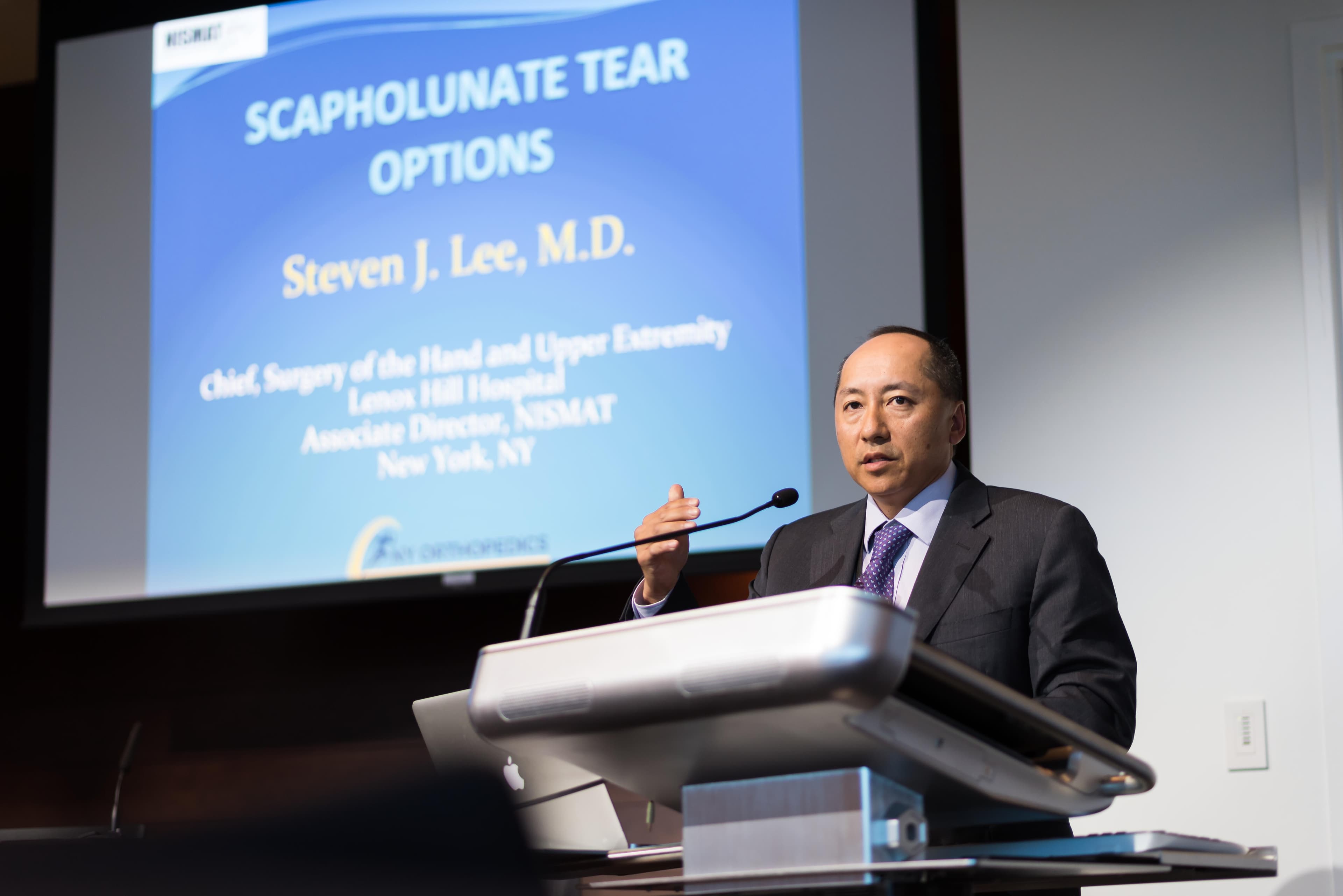 Dr. Lee presenting Scapholunate Tear Options at NISMAT